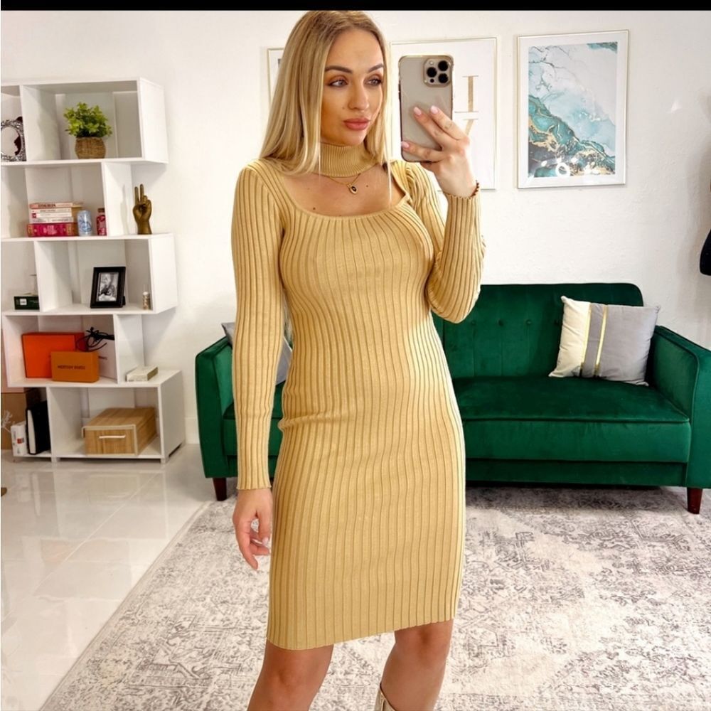 Almost Famous Sweater dress in Medium